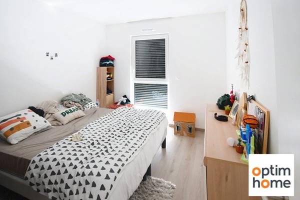 APPARTEMENT PLAIN PIED 50M2 ENVIRON - TERRASSE - PLACE DE PARKING PRIVATIVE - VENDU MEUBLE