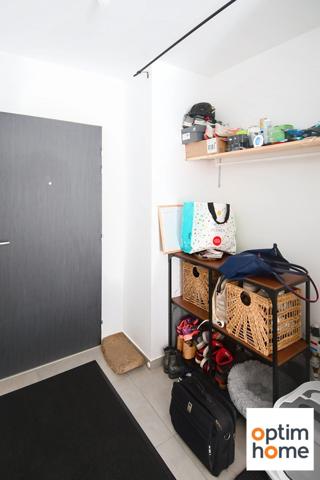 APPARTEMENT PLAIN PIED 50M2 ENVIRON - TERRASSE - PLACE DE PARKING PRIVATIVE - VENDU MEUBLE