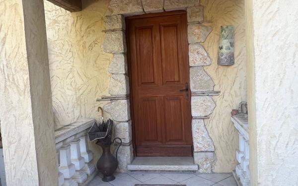 Maison à vendre    4 pièces •  Gattières