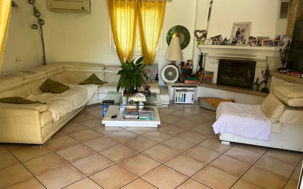 Maison à vendre    4 pièces •  Gattières