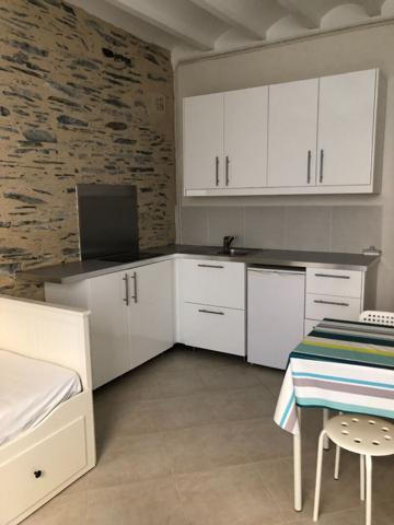 Immeuble, 6 studios, un appartement type 5, Maison 7 chambres, garage, dependances