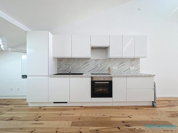 BEL APPARTEMENT T3 AVEC DE BEAUX VOLUMES DANS UNE COPROPRIETE AVEC ASCENSEUR