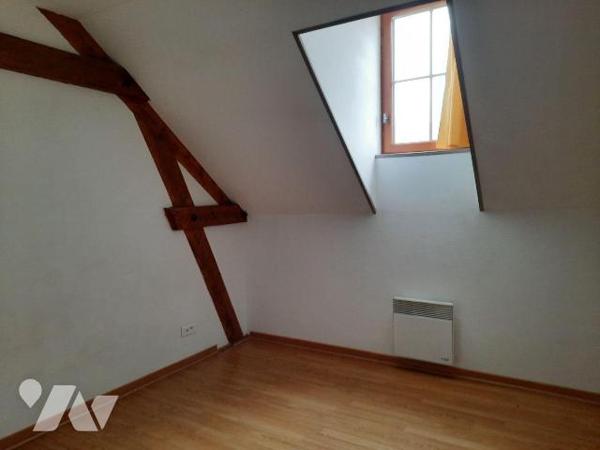 VAILLY-SURAISNE : IMMEUBLE A VENDRE AVEC RENDEMENT LOCATIF

A proximité de toutes les commodi...