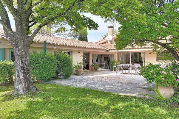 Vente Maison de luxe Uzès 8 Pièces 200 m²