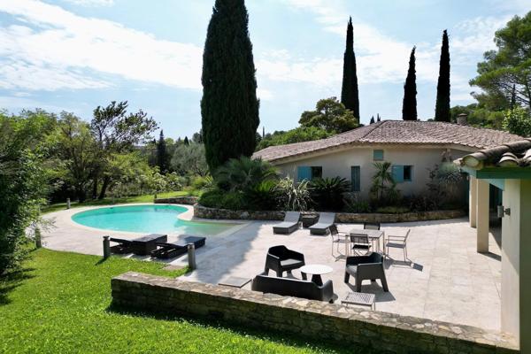 Vente Maison de luxe Uzès 8 Pièces 200 m²