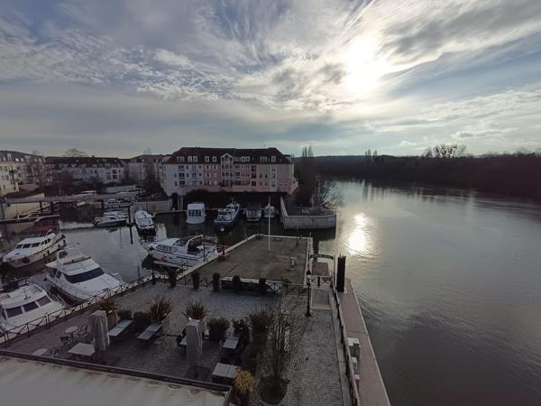 TRIPLEX D'EXCEPTION PORT CERGY 162M2 avec extérieur