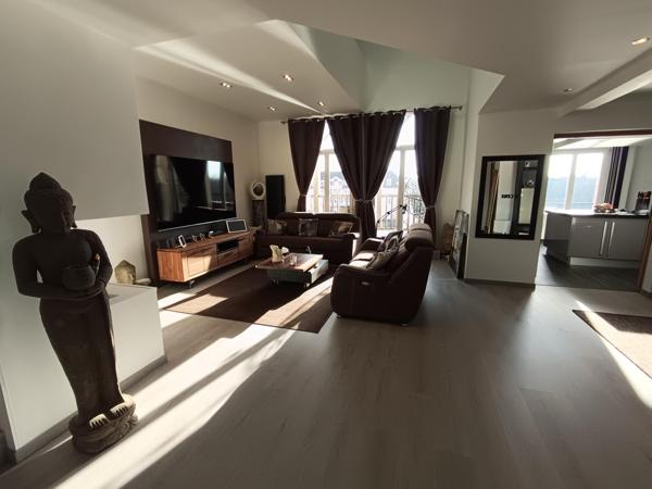 TRIPLEX D'EXCEPTION PORT CERGY 162M2 avec extérieur