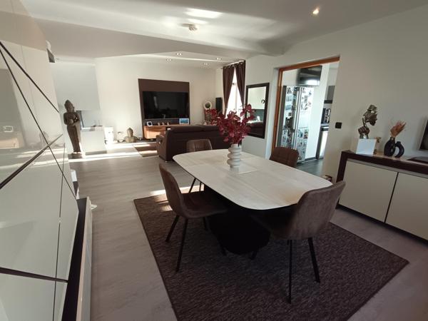 TRIPLEX D'EXCEPTION PORT CERGY 162M2 avec extérieur