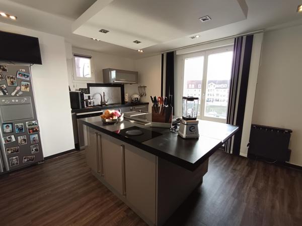 TRIPLEX D'EXCEPTION PORT CERGY 162M2 avec extérieur