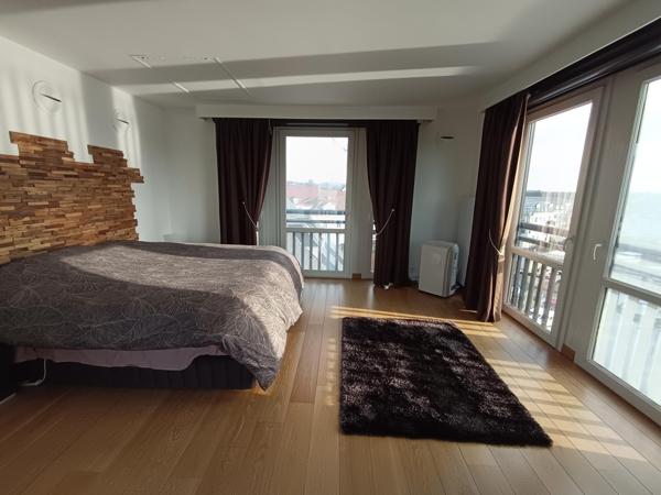 TRIPLEX D'EXCEPTION PORT CERGY 162M2 avec extérieur