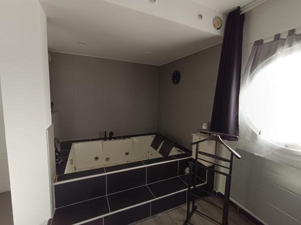 TRIPLEX D'EXCEPTION PORT CERGY 162M2 avec extérieur