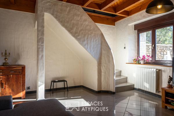 Maison en pierre avec piscine et vue panoramique