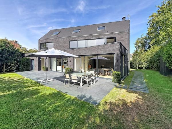 Splendide maison d'architecte contemporaine  individuelle construite en 2020 de 240 m2 hab. dans une rue très prisée de Marcq en Baroeul