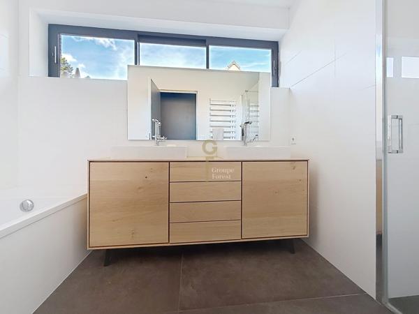 Splendide maison d'architecte contemporaine  individuelle construite en 2020 de 240 m2 hab. dans une rue très prisée de Marcq en Baroeul