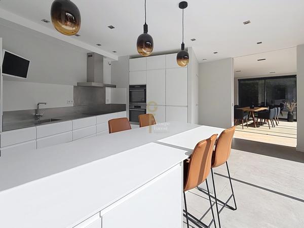 Splendide maison d'architecte contemporaine  individuelle construite en 2020 de 240 m2 hab. dans une rue très prisée de Marcq en Baroeul