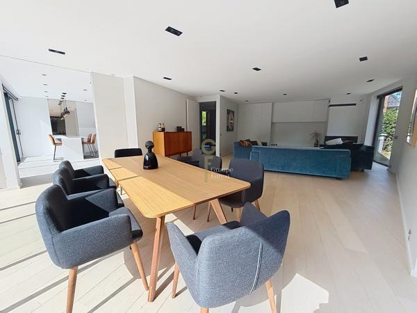 Splendide maison d'architecte contemporaine  individuelle construite en 2020 de 240 m2 hab. dans une rue très prisée de Marcq en Baroeul