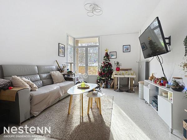 Appartement T2 loué avec balcons - résidence calme Brignoles