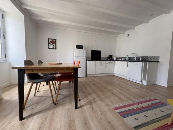Appartement à louer 800 € CC CONCARNEAU 4 p 65 m² DPE C