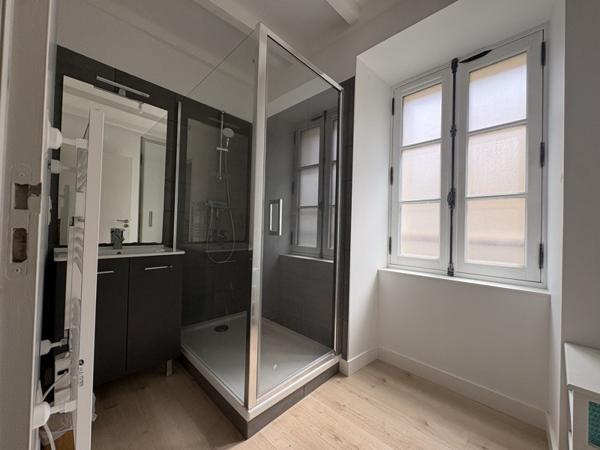 Appartement à louer 800 € CC CONCARNEAU 4 p 65 m² DPE C