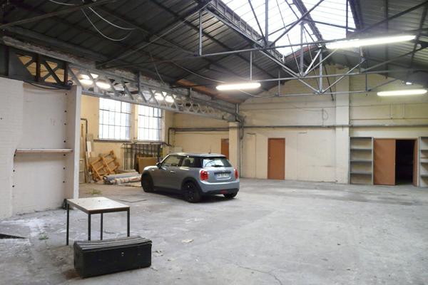 Local Commercial 5 pièces - 950 m²
