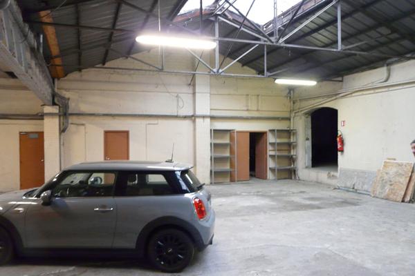 Local Commercial 5 pièces - 950 m²