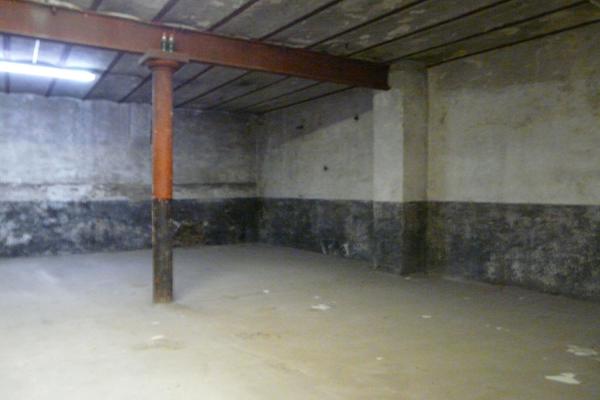 Local Commercial 5 pièces - 950 m²