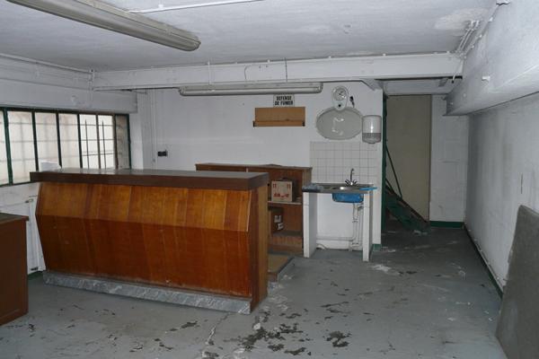 Local Commercial 5 pièces - 950 m²