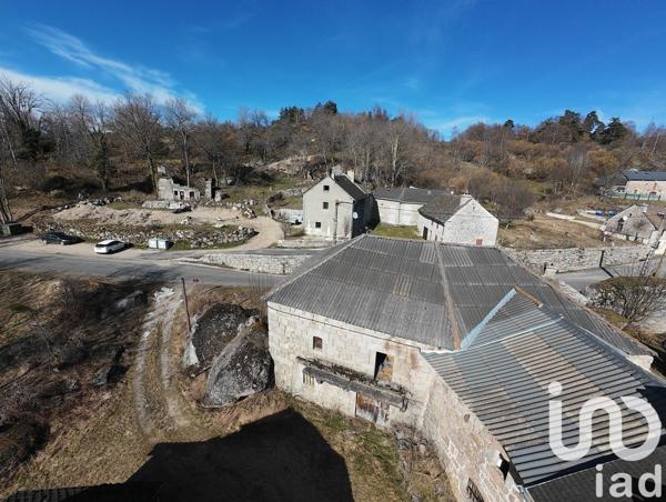 Grange 2 pièces de 130 m² à Les Laubies (48700)