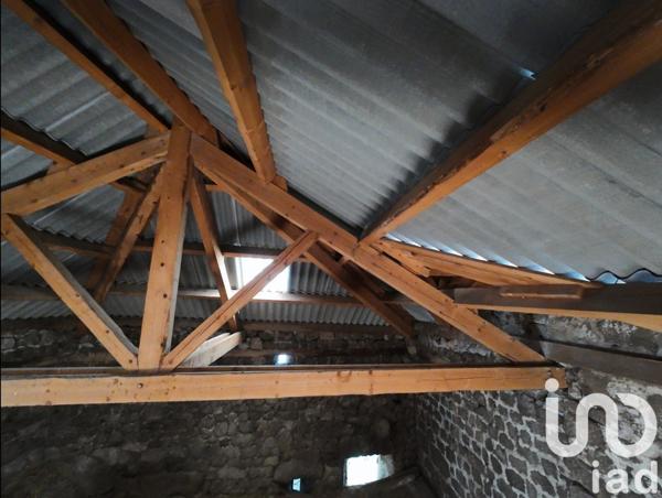 Grange 2 pièces de 130 m² à Les Laubies (48700)