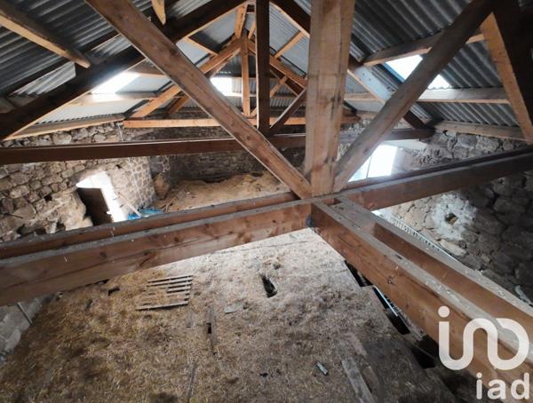 Grange 2 pièces de 130 m² à Les Laubies (48700)