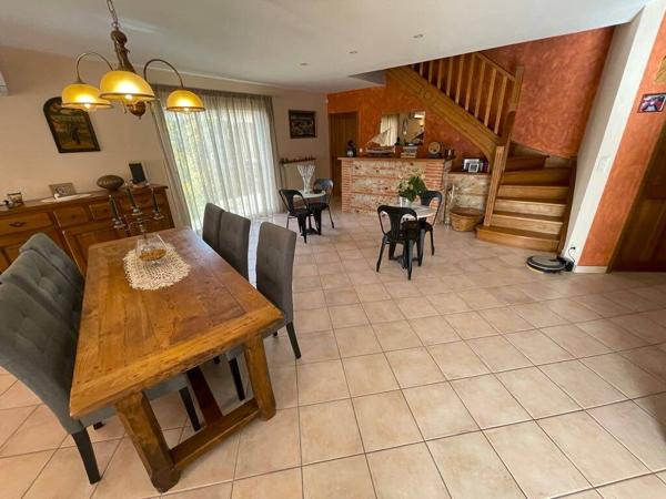 Villa T4 Piscine + studio 164m² parcelle 1000m² Bompas