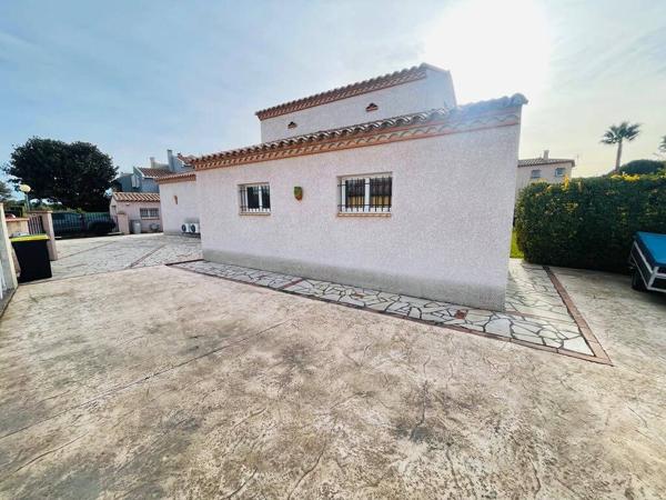 Villa T4 Piscine + studio 164m² parcelle 1000m² Bompas