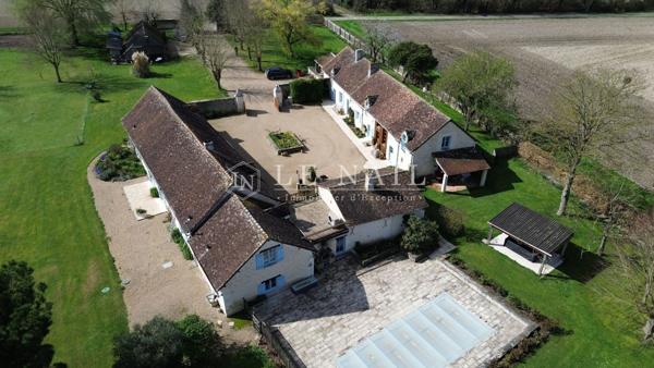 Ancien corps de ferme de caractère avec gîte, dans un parc d’environ un hectare
