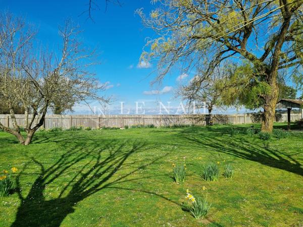 Ancien corps de ferme de caractère avec gîte, dans un parc d’environ un hectare