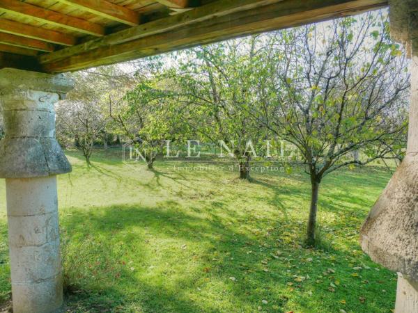 Manoir du XVIe siècle avec ses dépendances, proche Agen
