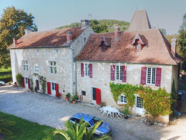 Manoir du XVIe siècle avec ses dépendances, proche Agen