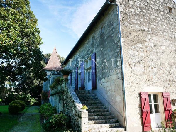 Manoir du XVIe siècle avec ses dépendances, proche Agen