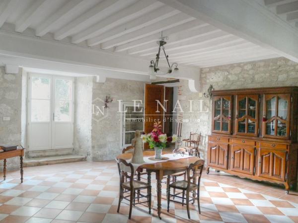 Manoir du XVIe siècle avec ses dépendances, proche Agen