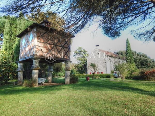 Manoir du XVIe siècle avec ses dépendances, proche Agen