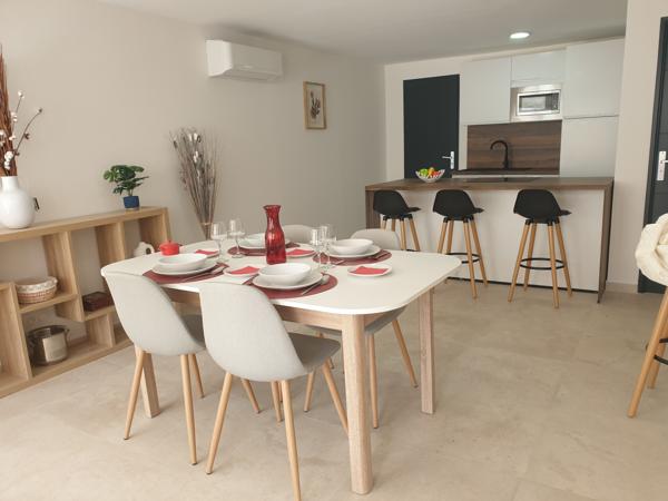 SUPERBE T3, TERRASSE, JARDIN, PARKINGS HAUT DE GAMME REFAIT A NEUF