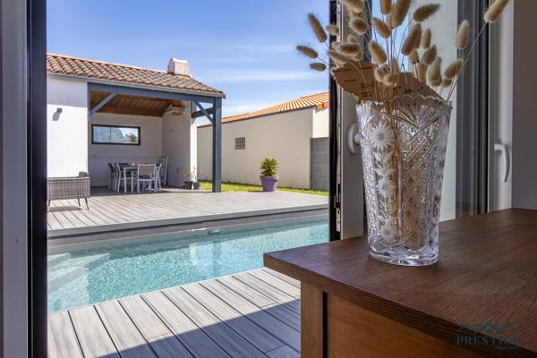 SOUS - PROMESSE - MAISON DE PLAIN-PIED 161M2 HABITABLES - PISCINE