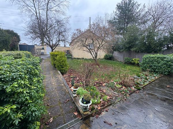 Achat maison près de JUZIERS - 5 pièce(s) - 130 m² - 330 000 €