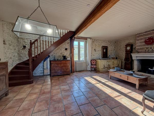 La Sauvetat-sur-Lède (47150) Nord Villeneneuve sur lot - charme de la pierre avec jardin sans vis-à-vis et vue dégagée