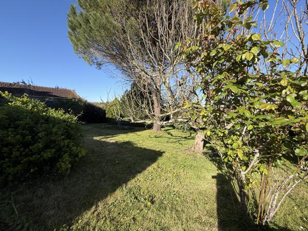 La Sauvetat-sur-Lède (47150) Nord Villeneneuve sur lot - charme de la pierre avec jardin sans vis-à-vis et vue dégagée