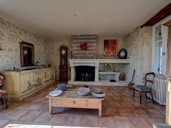 La Sauvetat-sur-Lède (47150) Nord Villeneneuve sur lot - charme de la pierre avec jardin sans vis-à-vis et vue dégagée