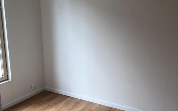 Immeuble à vendre    3 pièces • 110 m2 Bléneau