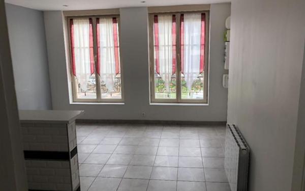 Immeuble à vendre    3 pièces • 110 m2 Bléneau