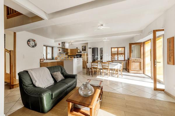 Vente Corps de ferme107 m² - 6 Pièces - VITRE (35500)