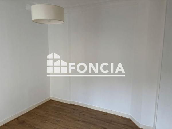 Location Appartement 2 pièces 31.2 m² - 111 RUE DE ROME Paris 75017