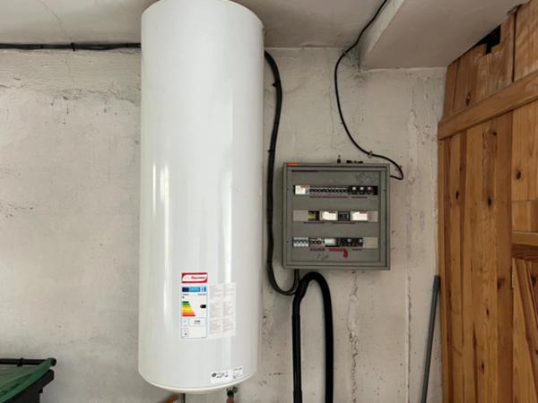 Dpt Hautes Pyrénées (65), à vendre TRIE SUR BAISE Maison T3 de 76 m² habitables avec garage et cour sur 78 m² de terrain, au centre ville